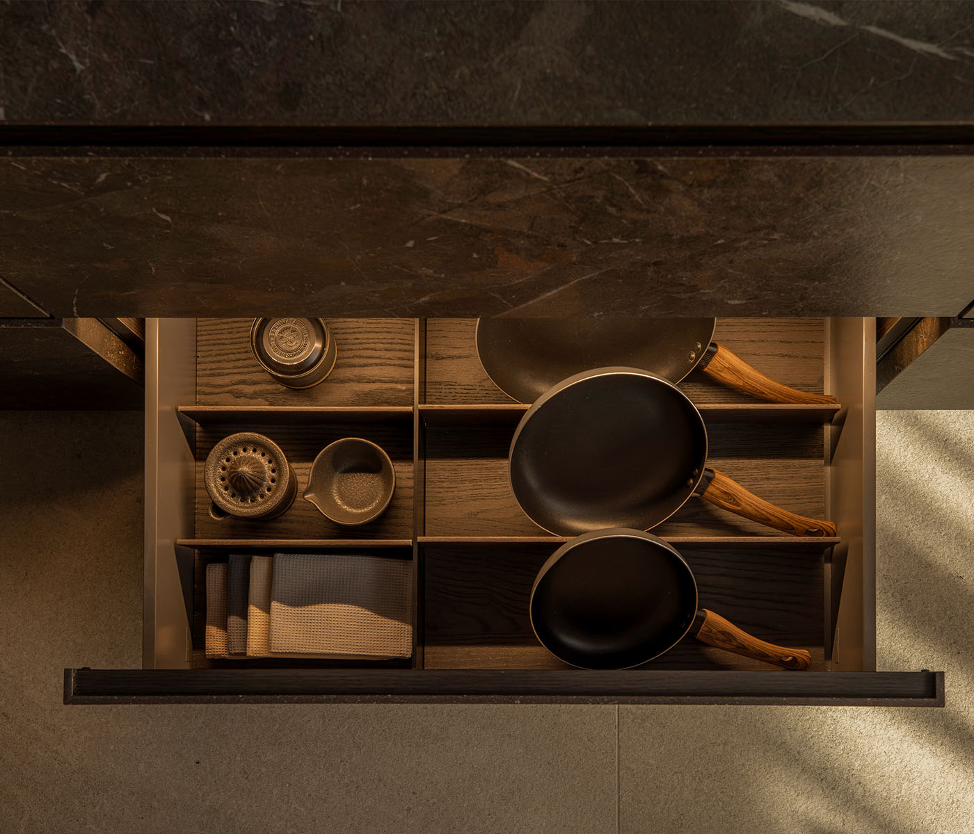 REKKER GINA35 QUAD4.jpg